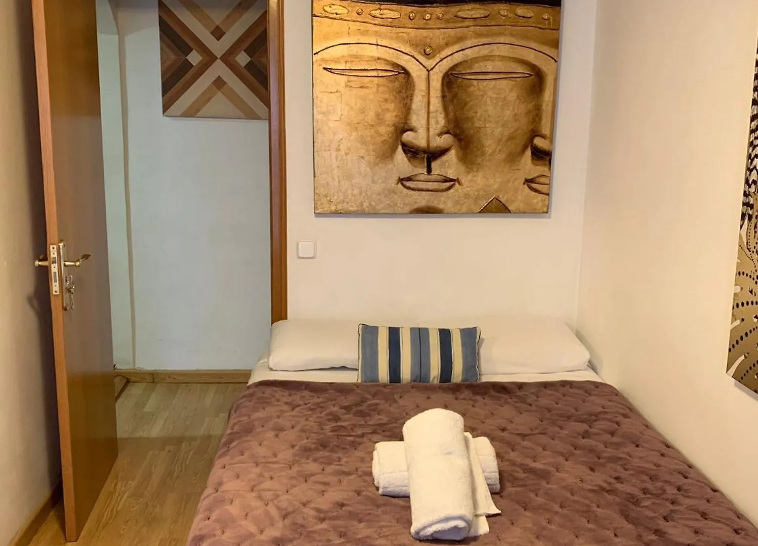 بيت شباب Erandi Ramblas Rooms برشلونة